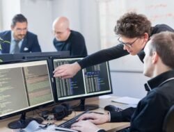 Computer programming service solusi digital untuk usaha